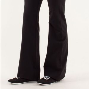 Lululemon groove pant size 8 NEW